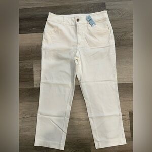 NWT NEW LOFT Straight Mid Rise White Jeans - Size 6P Petite